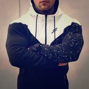 Meet your Posher, Akeya